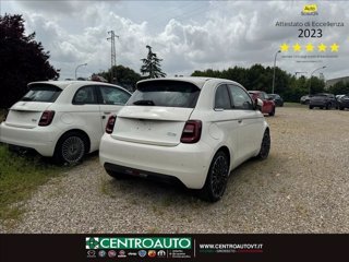 FIAT 500e 42 kWh La Prima by Bocelli 6