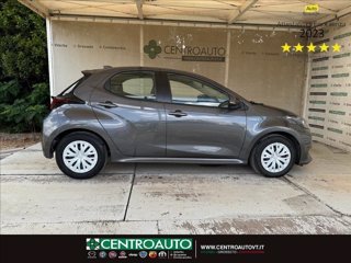 TOYOTA Yaris 1.5h Business 7